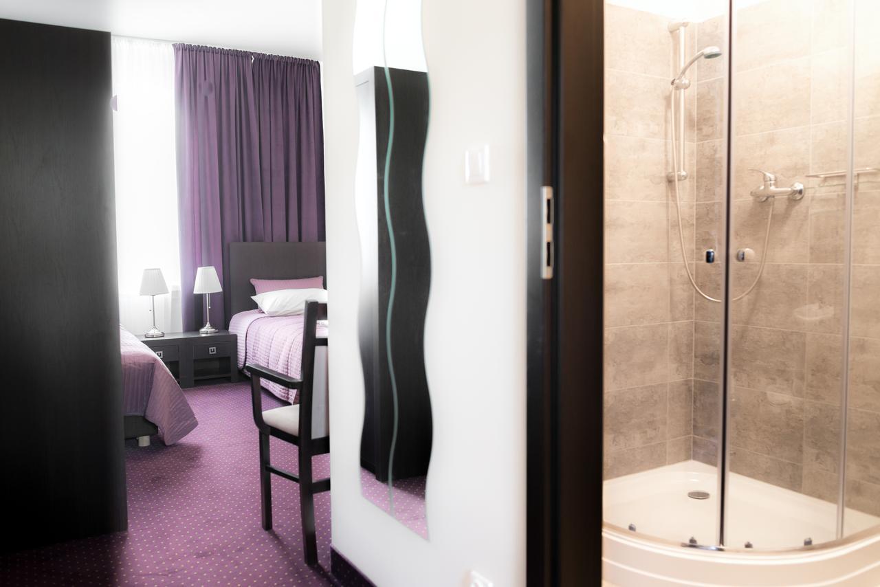Scsk Pol Lawy Hotel Puławy Kültér fotó