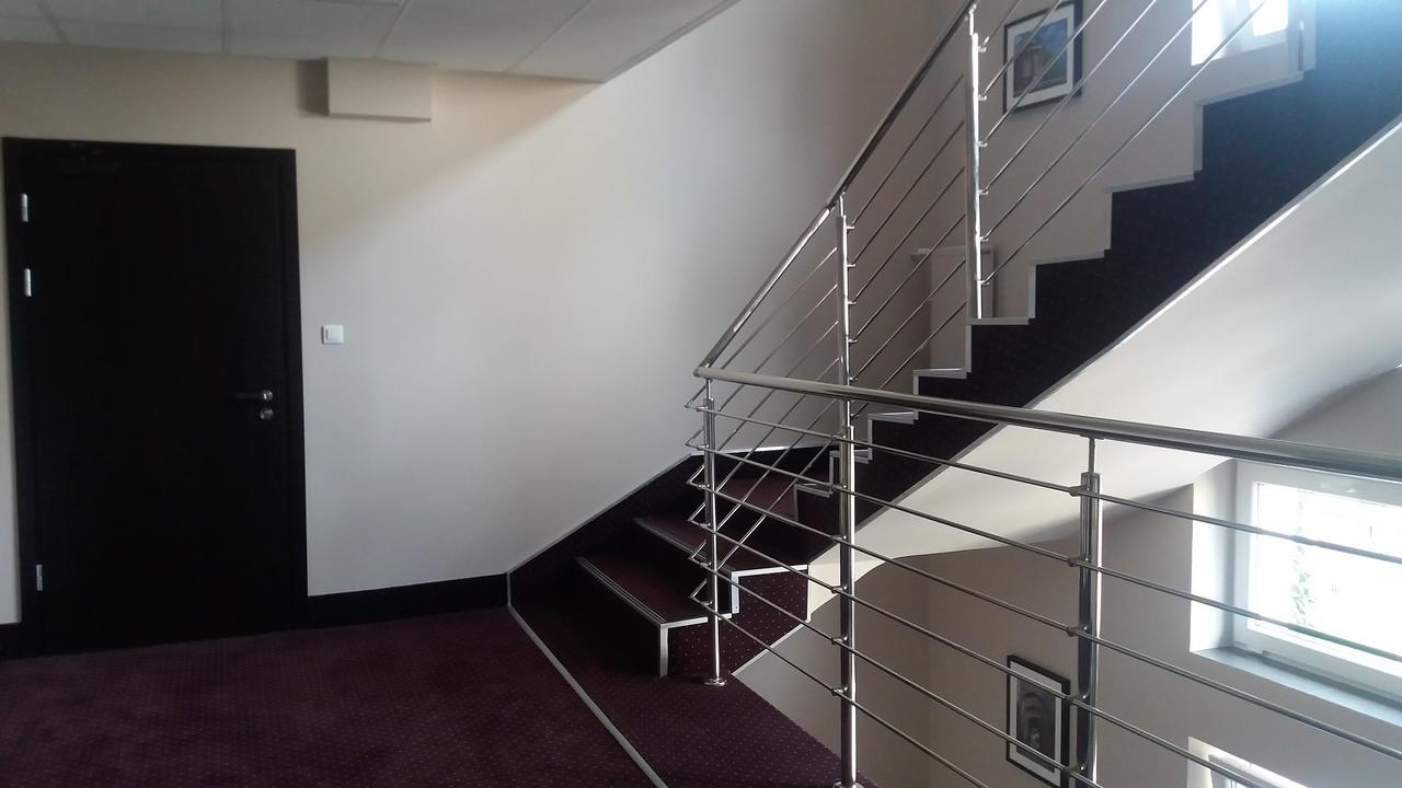 Scsk Pol Lawy Hotel Puławy Kültér fotó